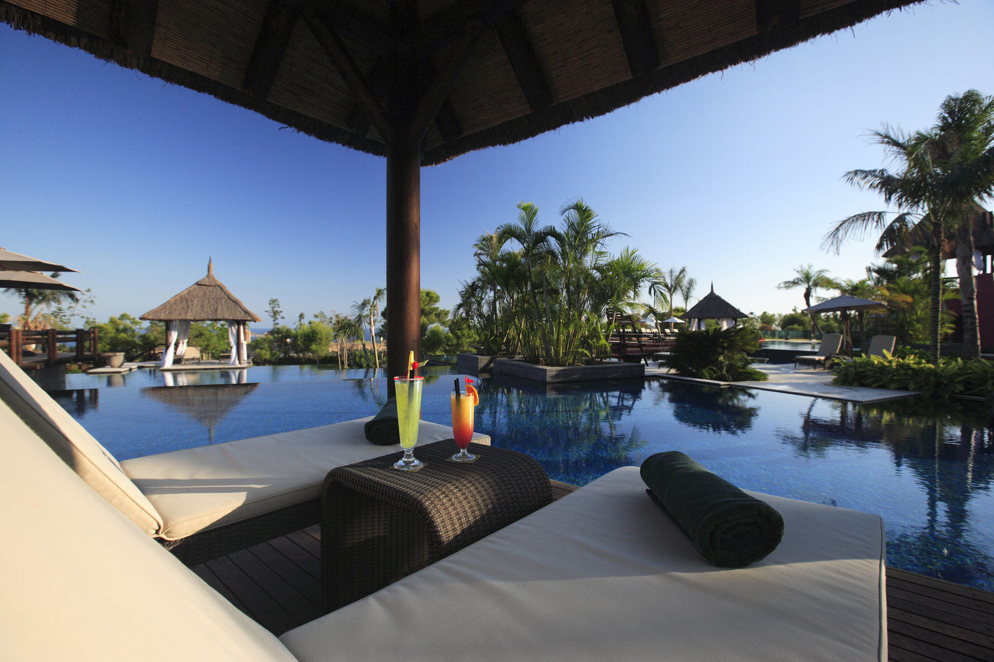 Asia Gardens Hotel & Thai Spa, A Royal Hideaway Hotel Finestrat Kemudahan gambar The pool at the resort