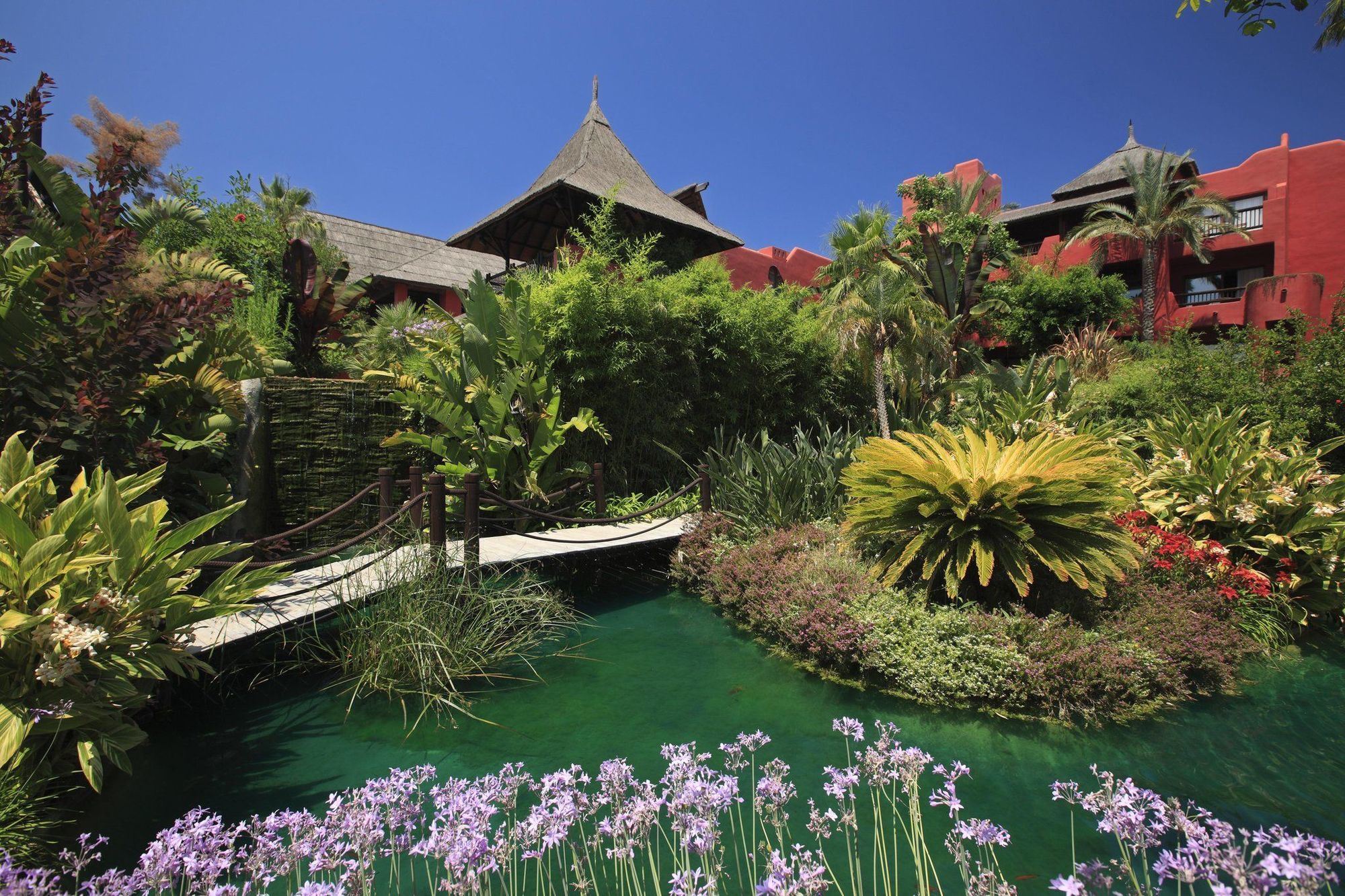 Asia Gardens Hotel & Thai Spa, A Royal Hideaway Hotel Finestrat Luaran gambar The resort's gardens