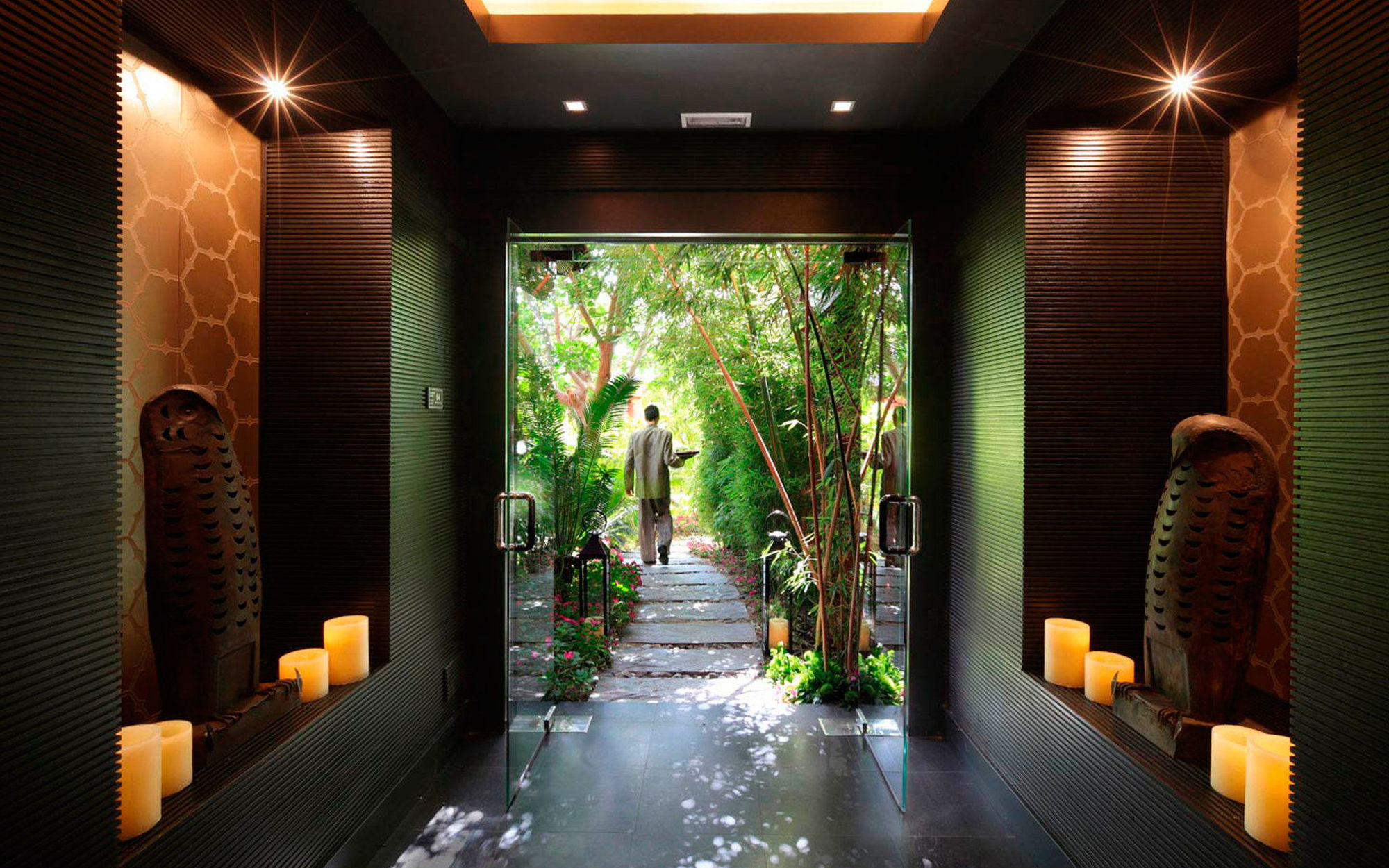 Asia Gardens Hotel & Thai Spa, A Royal Hideaway Hotel Finestrat Restoran gambar Entrance to the spa at The Ivy at Veranda