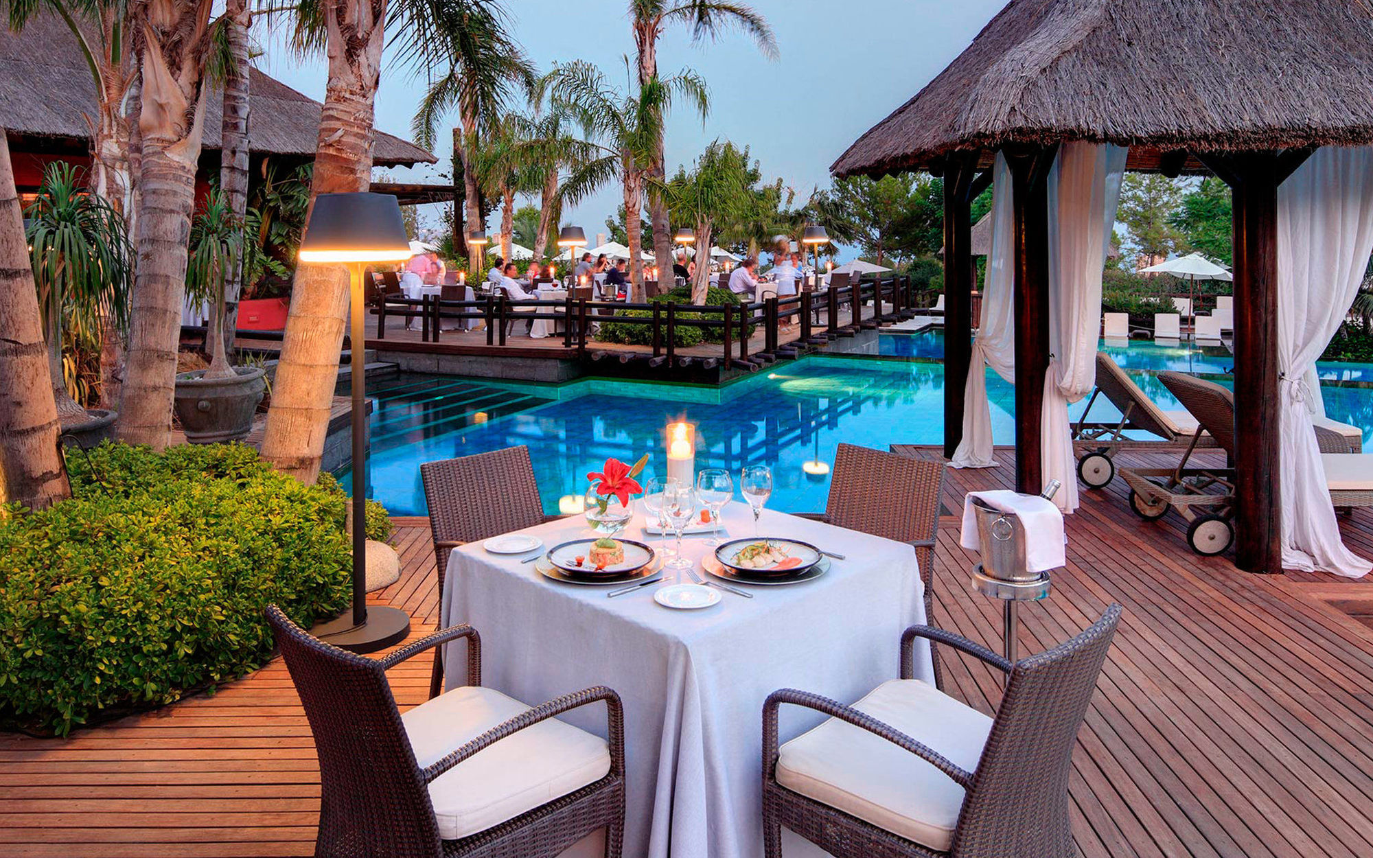 Asia Gardens Hotel & Thai Spa, A Royal Hideaway Hotel Finestrat Restoran gambar The Village