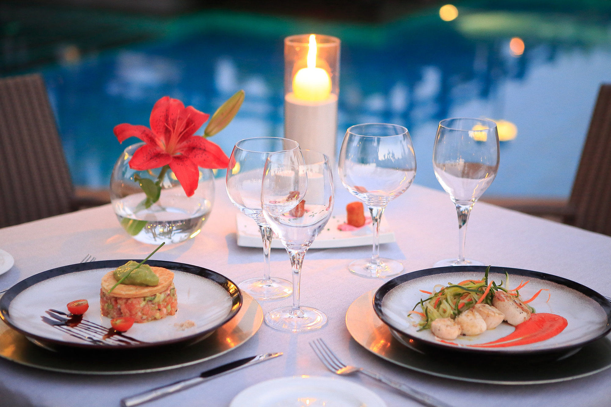 Asia Gardens Hotel & Thai Spa, A Royal Hideaway Hotel Finestrat Luaran gambar A dinner table at a restaurant