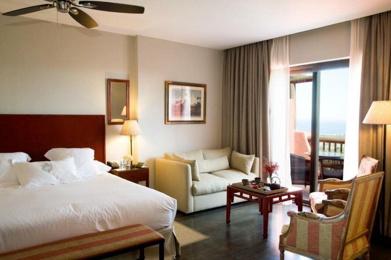 Asia Gardens Hotel & Thai Spa, A Royal Hideaway Hotel Finestrat Luaran gambar A room at the Four Seasons Hotel
